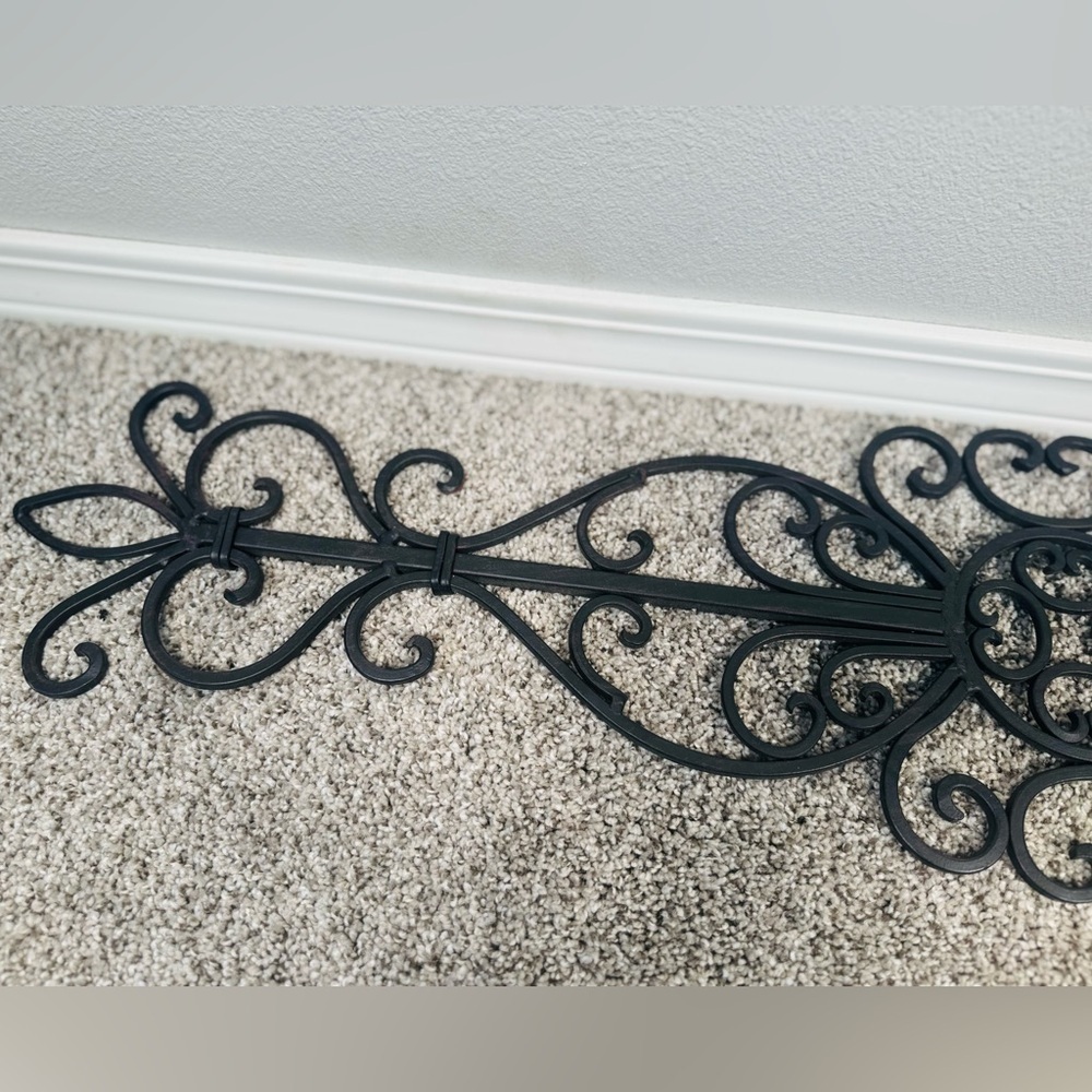 Beautiful Wrought Iron Metal Wall Decor Shabby Chic Home Drapery Crown LARGE - Picture 4 of 6